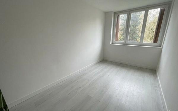 Appartement à vendre    4 pièces • 67,95 m2 Antony