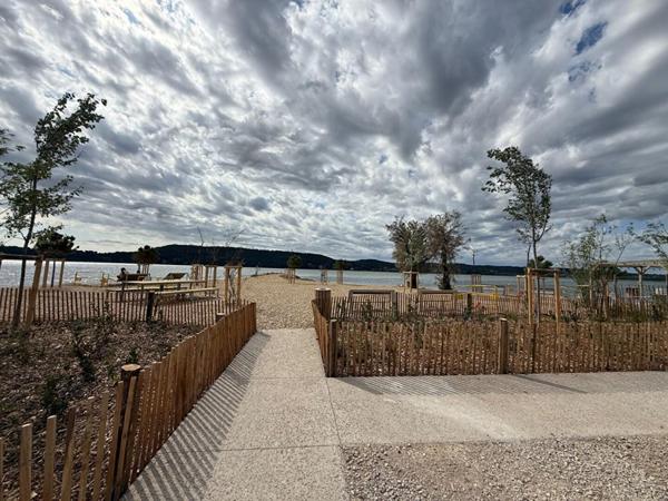 Maison plain pied 86m² - bord de l'étang- quartier de la digue