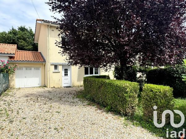 Maison de ville 4 pièces de 79 m² à Saint-Yrieix-sur-Charente (16710)