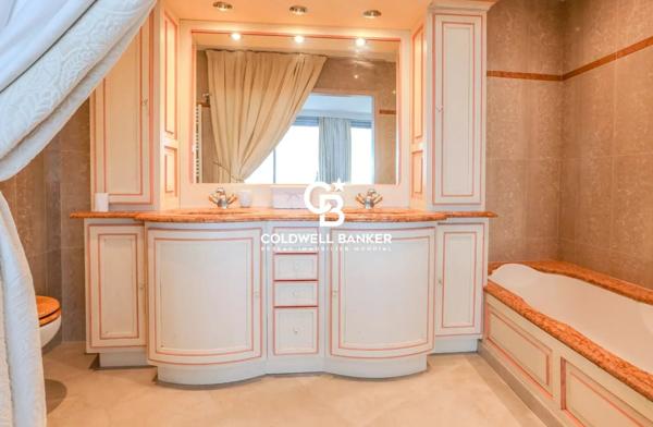 Villa 7 pièces à vendre Cannes - 06400 / Réf: 85891865