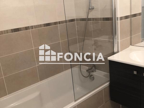 Location Appartement 4 pièces 82.41 m² - 35 RUE DE PITEGNY Gex 01170