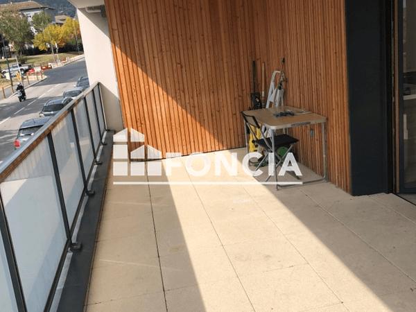 Location Appartement 4 pièces 82.41 m² - 35 RUE DE PITEGNY Gex 01170