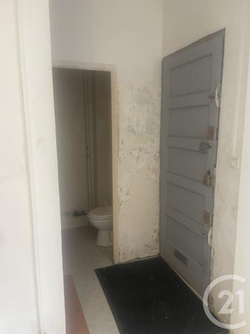 Appartement Local à vendre  2 pièces - 81,18 m 2   CHATELLERAULT  - 86
