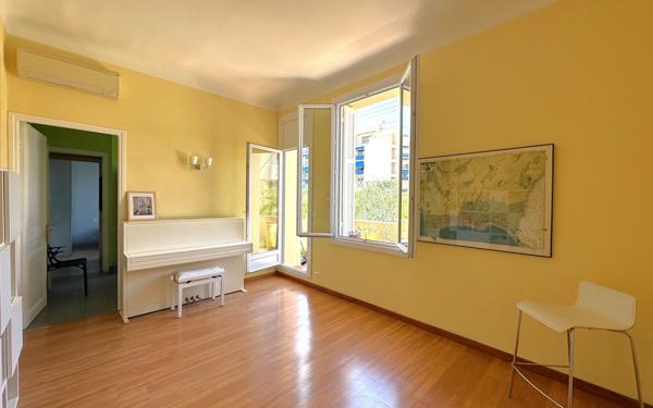Appartement à vendre    4 pièces • 109,11 m2 Roquebrune-Cap-Martin