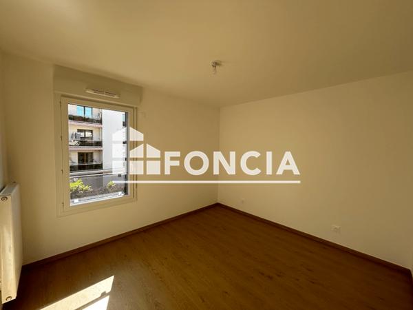 Location Appartement 2 pièces 42.12 m² - 33 AVENUE DE GENEVE Thonon Les Bains 74200