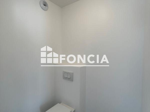 Location Appartement 2 pièces 42.12 m² - 33 AVENUE DE GENEVE Thonon Les Bains 74200