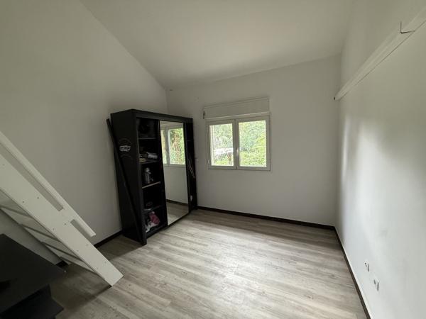 Maison quatre chambres avec piscineet dépendance