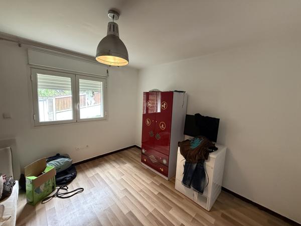 Maison quatre chambres avec piscineet dépendance