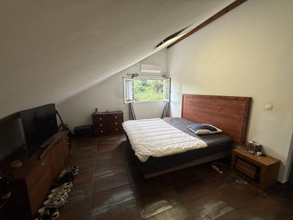 Maison quatre chambres avec piscineet dépendance