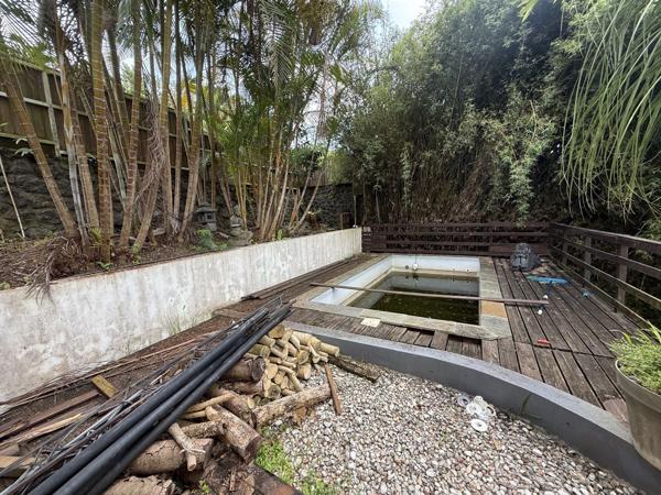 Maison quatre chambres avec piscineet dépendance