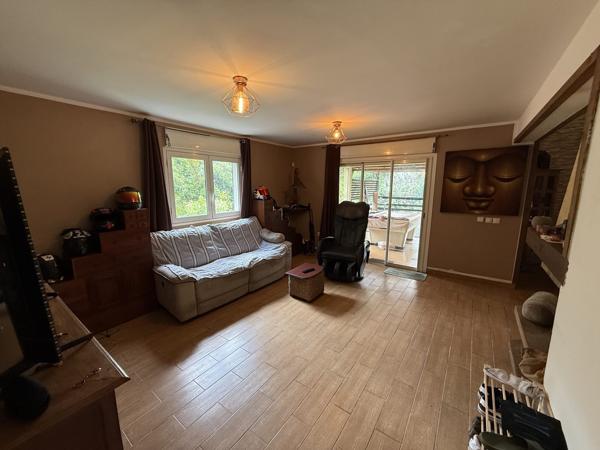 Maison quatre chambres avec piscineet dépendance