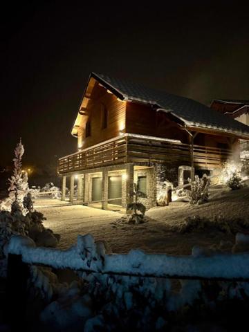 Chalet de Prestige de 218 m2, station de la Joue du Loup, massif du Dévoluy