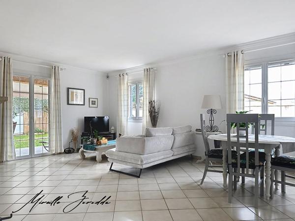 Maison Redessan 5 pièces 3 chambres de101 m² avec piscine terrasse et garage