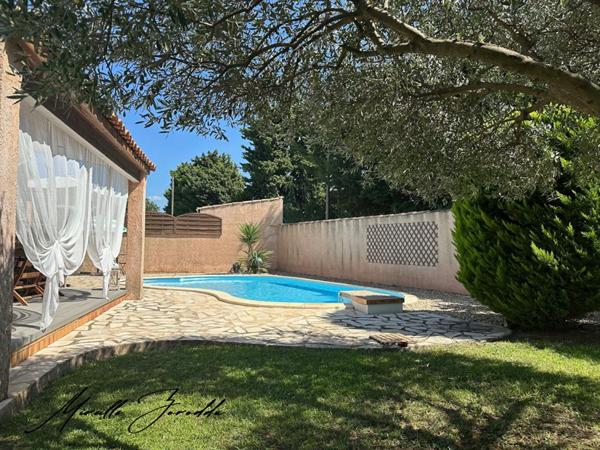 Maison Redessan 5 pièces 3 chambres de101 m² avec piscine terrasse et garage