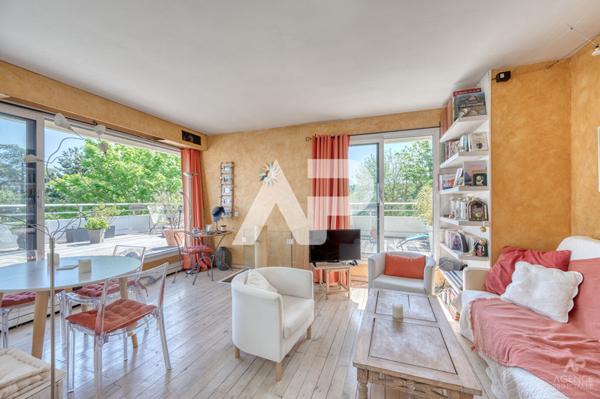 Appartement duplex Rueil Malmaison 6 pièce(s) 102.22 m2 €645 000 ** - Référence 19820