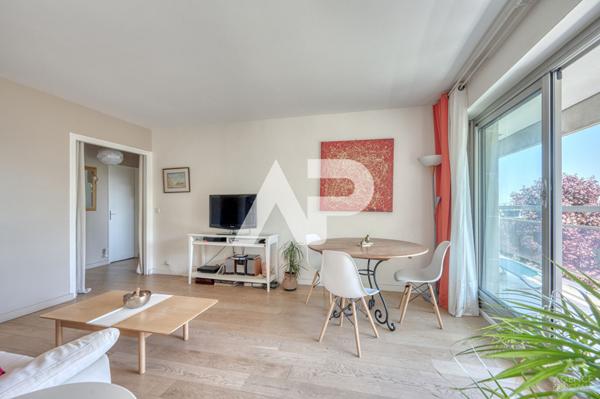 Appartement duplex Rueil Malmaison 6 pièce(s) 102.22 m2 €645 000 ** - Référence 19820