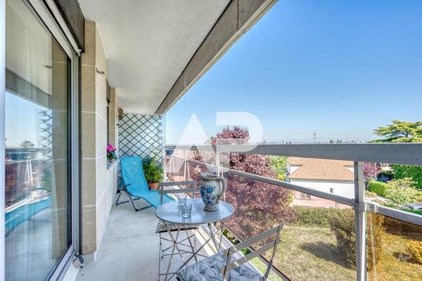 Appartement duplex Rueil Malmaison 6 pièce(s) 102.22 m2 €645 000 ** - Référence 19820