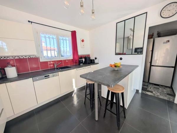 Villa 4 faces piscine centre Saint Laurent de la Salanque