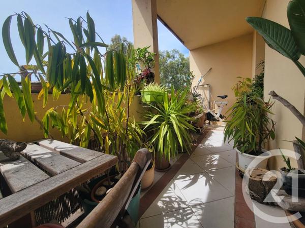 Appartement T4 à vendre  4 pièces - 73,97 m 2   COGOLIN  - 83
