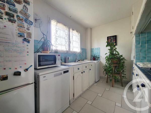 Appartement T4 à vendre  4 pièces - 73,97 m 2   COGOLIN  - 83