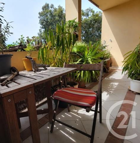 Appartement T4 à vendre  4 pièces - 73,97 m 2   COGOLIN  - 83