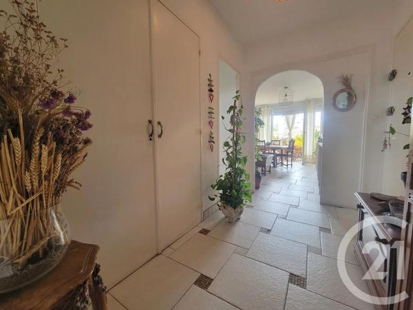Appartement T4 à vendre  4 pièces - 73,97 m 2   COGOLIN  - 83