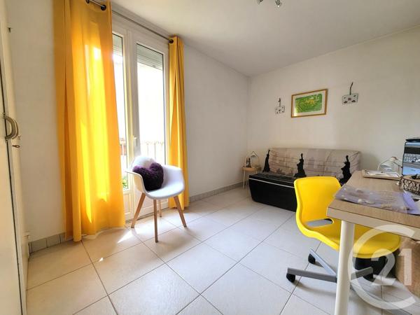 Appartement T4 à vendre  4 pièces - 73,97 m 2   COGOLIN  - 83