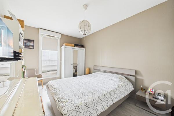 Appartement T4 à vendre  4 pièces - 94,87 m2 BRUGES - 33