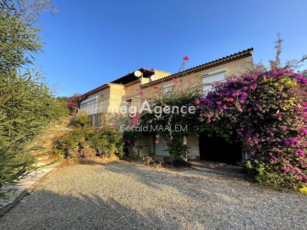 Maison à GRIMAUD, 83310 - 8 pièces 210m²