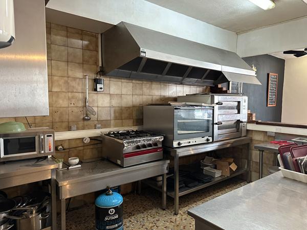 Local commercial Rochefort 117.42 m2