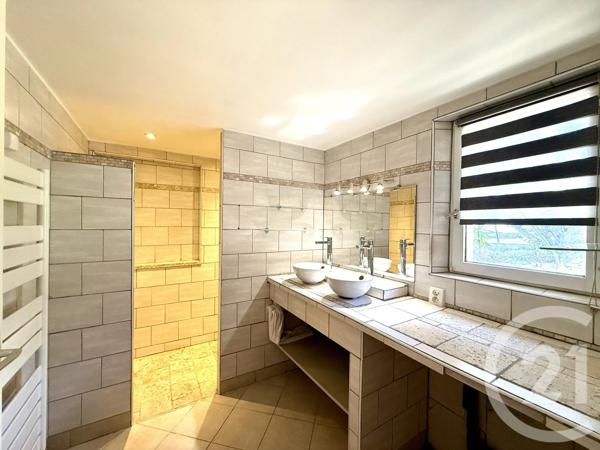Maison à vendre  4 pièces - 83 m 2   BANDOL  - 83