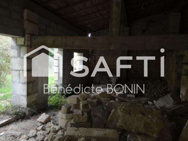 Grange de 2 bâtiments à rénover en centre ville