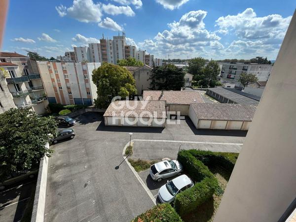 Appartement T2 climatisé avec terrasse et garage fermé