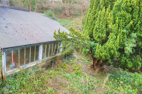 Maison en pierres de 163 m3 aménageable en 5 appartements T2