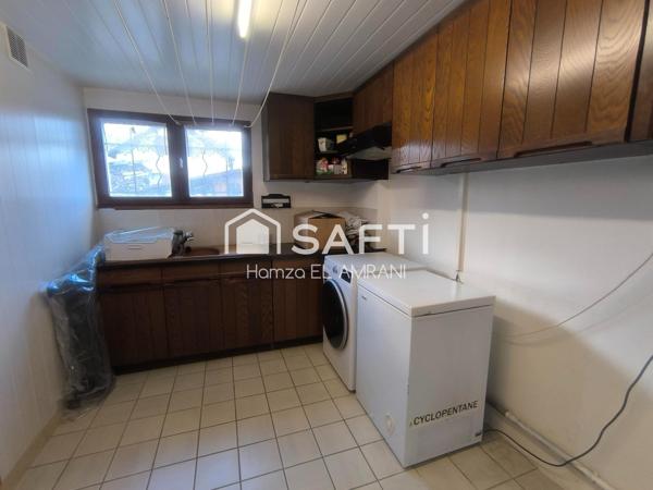 Maison familiale avec terrasse, garage, vue dégagée