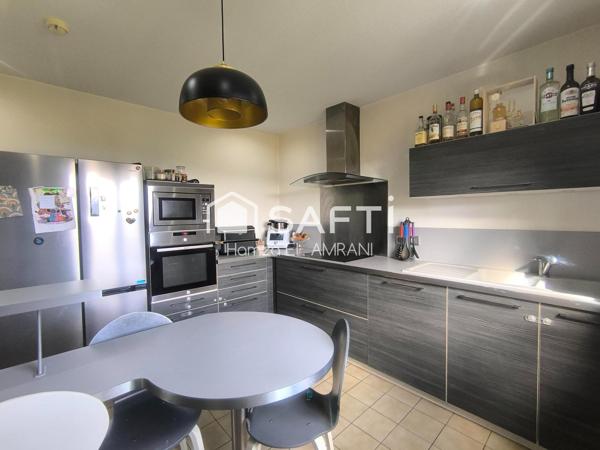 Maison familiale avec terrasse, garage, vue dégagée