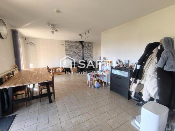 Maison familiale avec terrasse, garage, vue dégagée