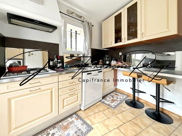 Roquebrune sur Argens, maison atypique rénovée dans le cœur du village !!!