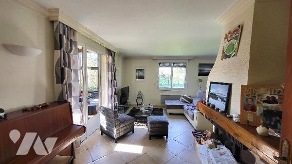 A vendre - Grande Maison sur la commune de VERTUS BLANCS-COTEAUX