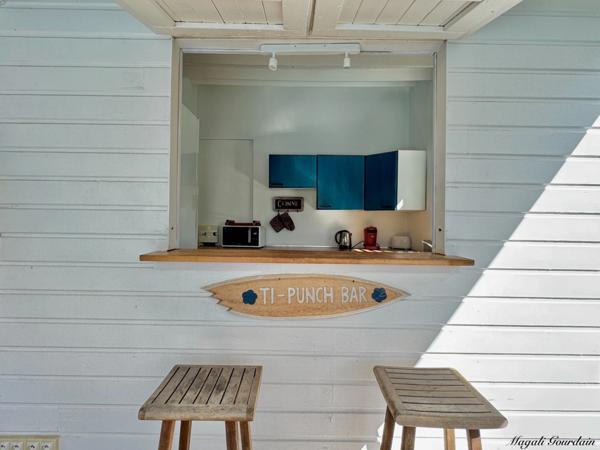 A VENDRE - MAISON EN BOIS AVEC PISCINE – QUARTIER RESIDENTIEL RECHERCHE - SAINT FRANCOIS