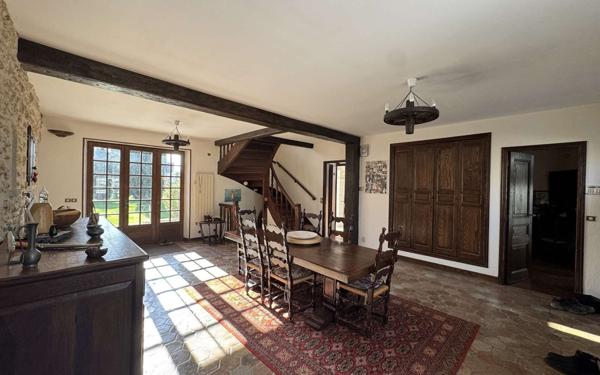 Maison à vendre    7 pièces •  Chailly-en-Bière