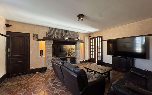 Maison à vendre    7 pièces •  Chailly-en-Bière