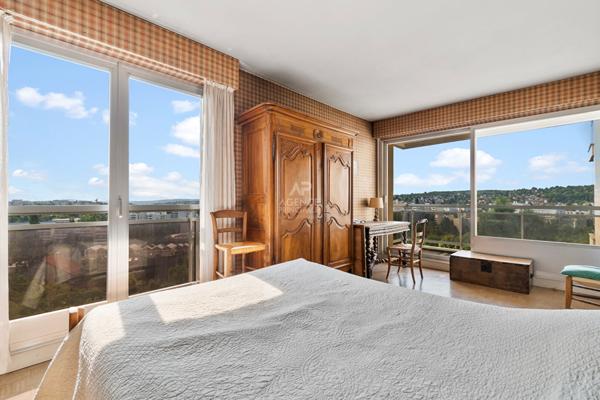 Appartement Saint Germain En Laye 5 pièces 111.42 m2 €525 000 ** - Référence 17956