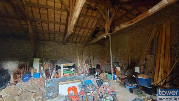 MAISON DE MAITRE 200 m2 ET SA GRANGE EN PIERRE à restaurer sur terrain 4.85 HA BASSE VALLE DU LOT 46700
