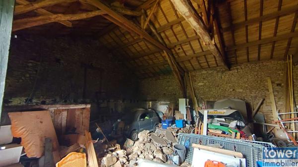 MAISON DE MAITRE 200 m2 ET SA GRANGE EN PIERRE à restaurer sur terrain 4.85 HA BASSE VALLE DU LOT 46700