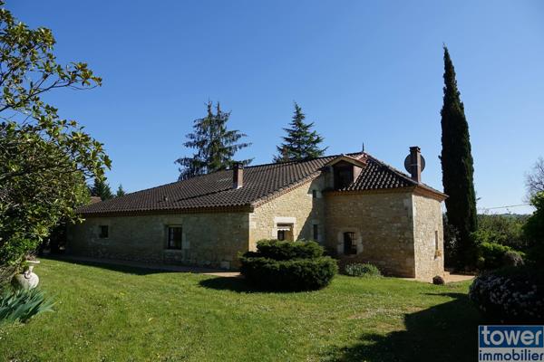 MAISON DE MAITRE 200 m2 ET SA GRANGE EN PIERRE à restaurer sur terrain 4.85 HA BASSE VALLE DU LOT 46700