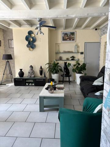 UNE BELLE OPPORTUNITE POUR CREER LA MAISON DE VOS REVES DANS UN ENVIRONNEMENT CALME ET VERDOYANT