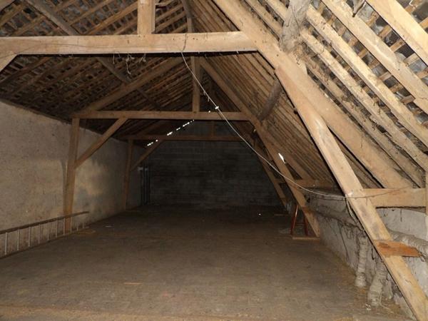 UNE BELLE OPPORTUNITE POUR CREER LA MAISON DE VOS REVES DANS UN ENVIRONNEMENT CALME ET VERDOYANT