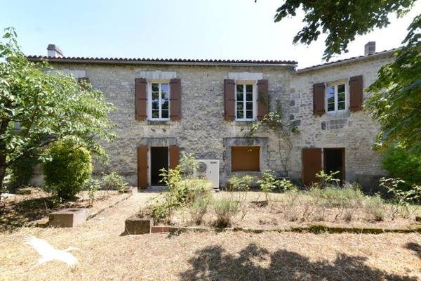 Maison à vendre |  La Couronne |  9 pièces | 211 m²