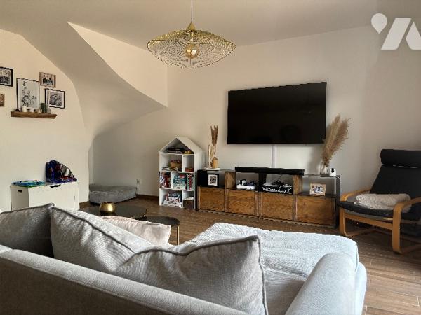 AIX-LES-BAINS – Boncelin, maison mitoyenne de 90 m², récente, 3 ch, terrasse,jardin et garage.